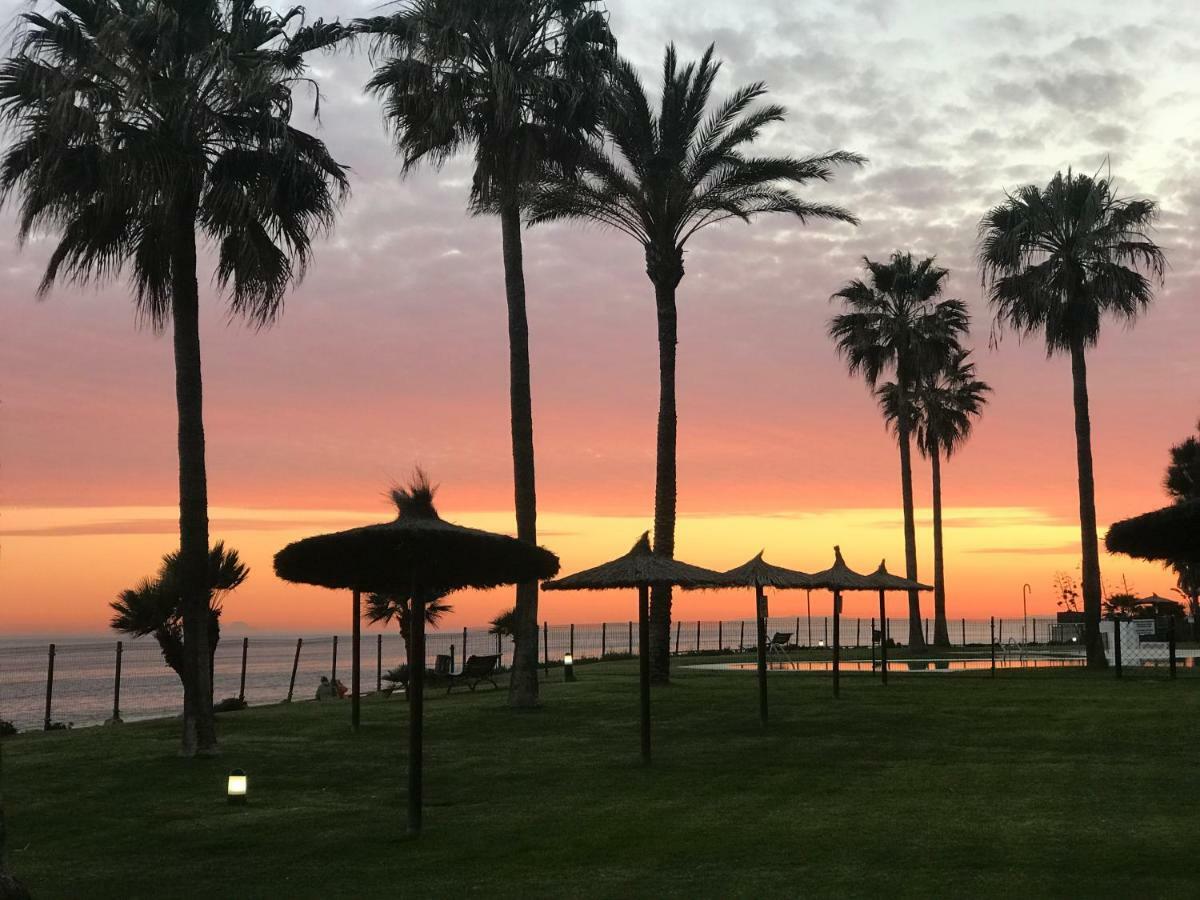 Mi Capricho A16 Beachfront Apartment Sitio de Calahonda ภายนอก รูปภาพ